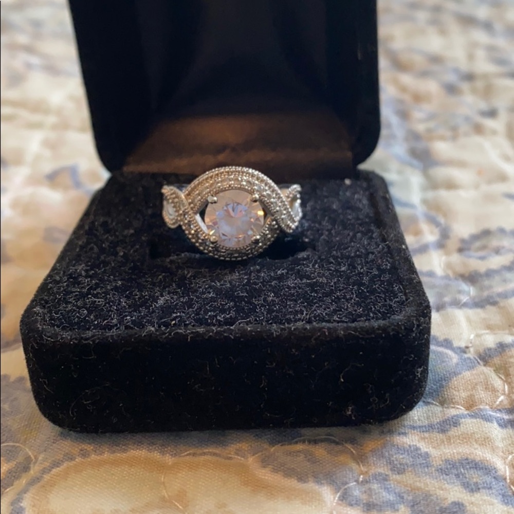 CZ ring - Picture 2 of 3